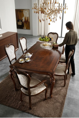 Clásicos 4 sillas Sillas de diseñador Conjunto de madera italiano para comedor.