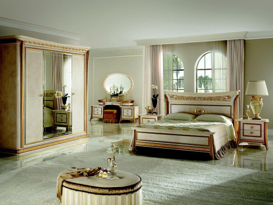 Cama + mesita de noche real Dormitorio Cama tapizada Muebles de diseño rococó