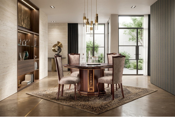 Clásica silla de diseñador en madera real Sillas estilo barroco rococó antiguo estilo Italia.