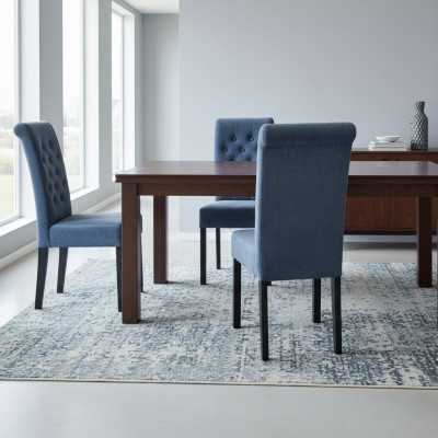 Exclusivo conjunto de 8 sillas de diseñador Chesterfield azules de tela.