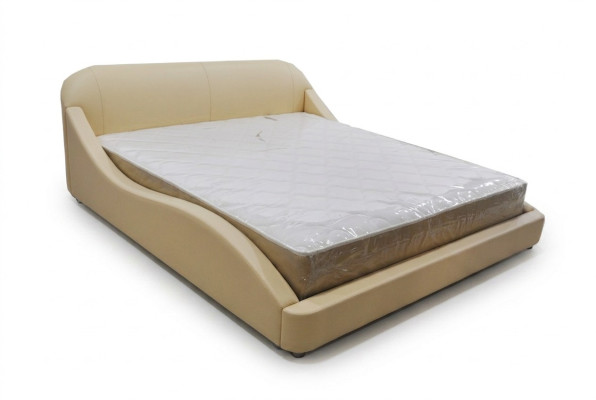 Nueva, moderna y cómoda cama para el dormitorio.