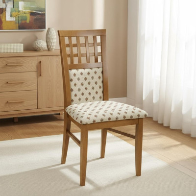 Conjunto de 4 sillas de diseñador de cuero con respaldo acolchado para comedor o restaurante de madera.