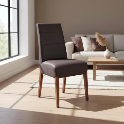 Conjunto de 6 sillas de comedor de madera maciza con tapizado de cuero para hostelería.