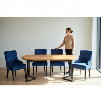 Muebles de comedor azul-marrón diseñados con mesa de comedor de madera y 6 sillas Chesterfield tapizadas.