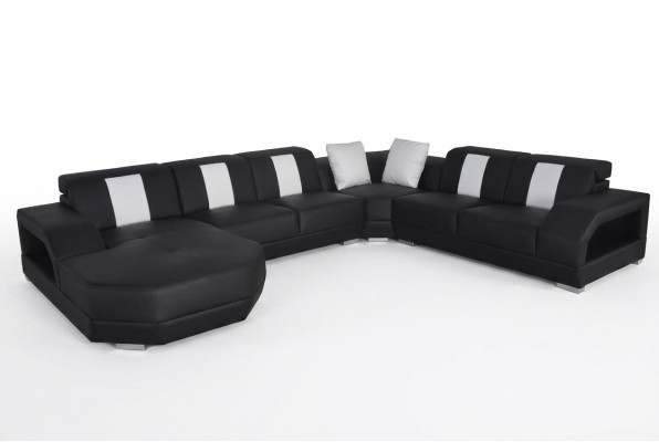 Descubre la elegancia atemporal de nuestro sofá en forma de U de diseño moderno.