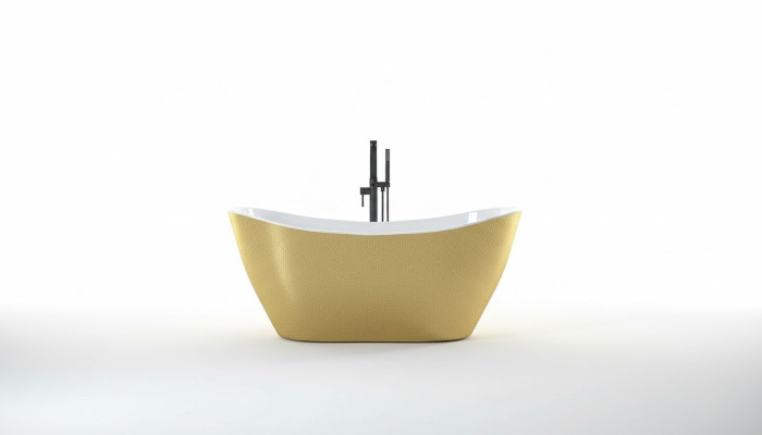 Baño dorado de diseñador. Bañera de lujo independiente en oro.