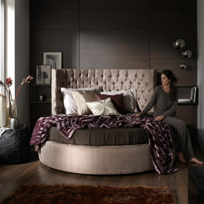 Cama redonda de lujo Chesterfield clásica en terciopelo de hotel de lujo nueva.