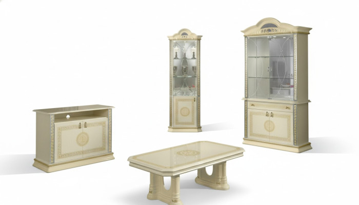Conjunto de sala de estar de 4 piezas. Grupo de cómoda, vitrina, 2 mesas de centro, estilo barroco rococó.