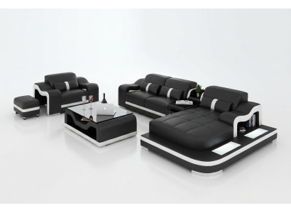 Sofá esquinero en forma de L con conjunto de sillones decorativos modernos de cuero.