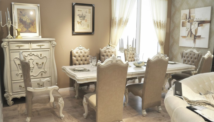 Mesa real de madera para mesa de comedor clásica de Barroco y Rococó.