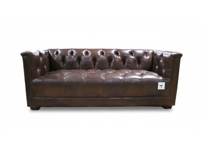 Sofá de 3 plazas Chesterfield de estilo vintage, color marrón envejecido de cuero desgastado.