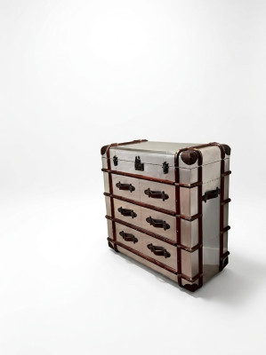 Cómoda de aluminio estilo vintage, aparador de maletas de aviador, muebles de diseñador.