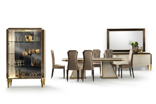 Juego de comedor de 10 piezas con vitrina, mesa, 6 sillas, aparador, espejo; muebles de madera.