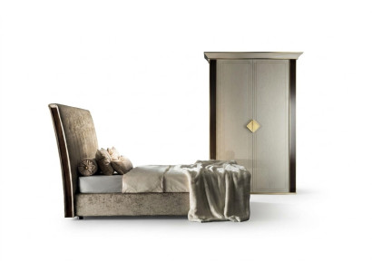 Conjunto de dormitorio con cama completa, armario, y cómoda de arredoclassic de 2 piezas.
