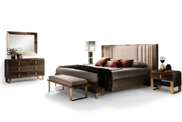 Dormitorio Set 5 piezas. Diseño de muebles de lujo modernos. Cama, mesita de noche, cómoda.