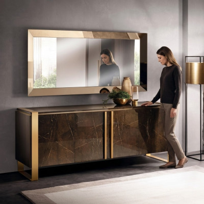 Mesa de consola con espejo de lujo de clase de muebles. Set de muebles de 2 piezas de madera nuevo.
