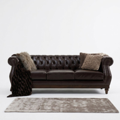 Chesterfield Designer Sofá de lujo marrón de 3 plazas para la sala de estar.