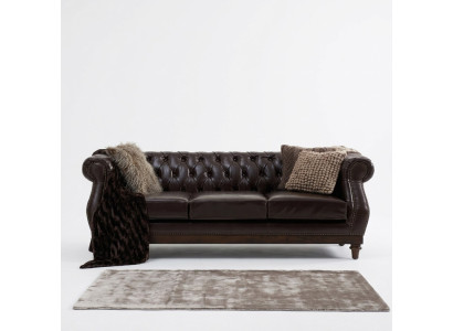 Chesterfield Designer Sofá de lujo marrón de 3 plazas para la sala de estar.