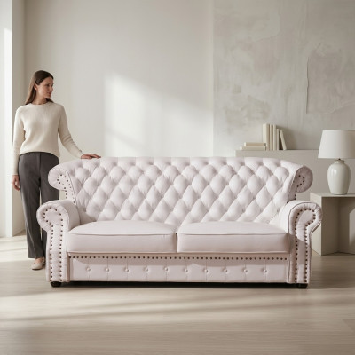 Sofá Chesterfield de tres plazas blanco con respaldo alto, hecho a mano en cuero.