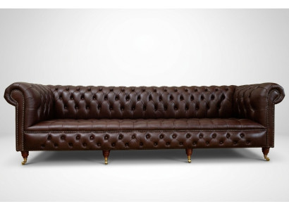 Sofá Chesterfield marrón de 4 plazas de lujo clásico estilo barroco rococó.