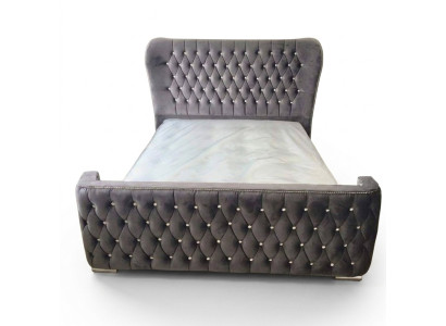 Diseño de cama Chesterfield en textil de cuero de terciopelo para camas de hotel en dormitorios.