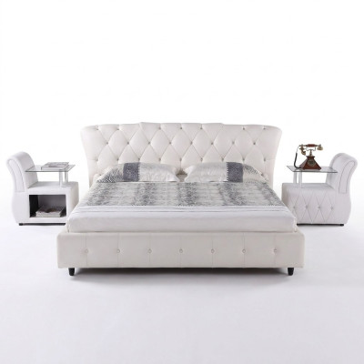 Cama Chesterfield blanca acolchada de diseñador para dormitorio, mueble textil.