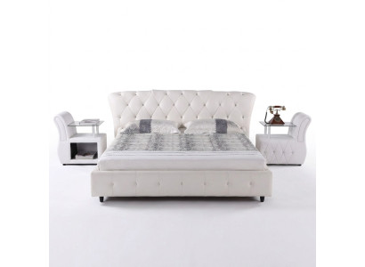Cama Chesterfield blanca acolchada de diseñador para dormitorio, mueble textil.