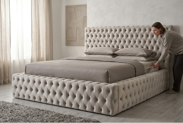 Elegante diseño Chesterfield Cama doble inglesa en beige - Camas con estilo atemporal