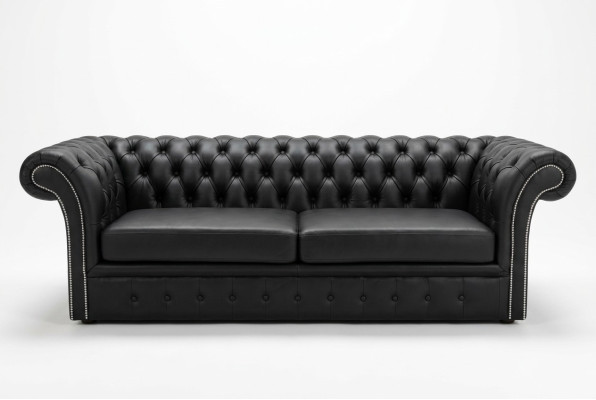 Elegante sofá Chesterfield, sofá diseñador, conjunto de tapizados decorativos.