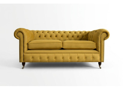 Sofá de diseño Chesterfield amarillo de dos plazas para sala de estar.