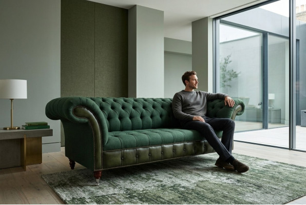 Sofá Chesterfield verde de diseñador de lujo de 3 plazas para sala de estar.
