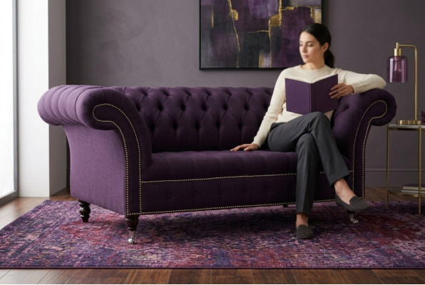 clásico sofá Chesterfield de 3 plazas en terciopelo de cuero de diseño morado upholstered