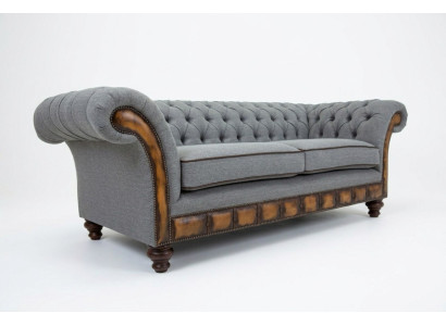 Sofá de diseñador Chesterfield color gris-marrón para la sala de estar, de 3 plazas.