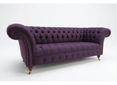Moderno sofá Chesterfield de tres plazas en lila para sala de estar.