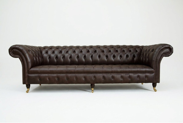 Sofá Chesterfield marrón acolchado de 4 plazas - sofás de diseño para la sala de estar.