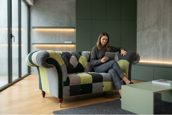 Sofá Chesterfield de diseñador de 2 plazas, sofá tapizado de tela para la sala de estar.