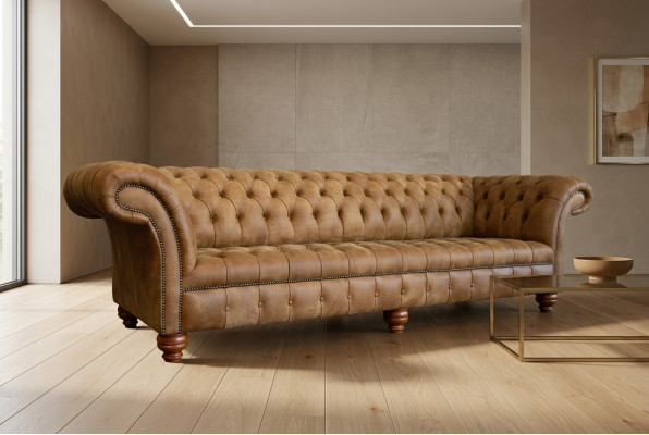 Sofá Chesterfield marrón de 4 plazas con tapizado de sofá.