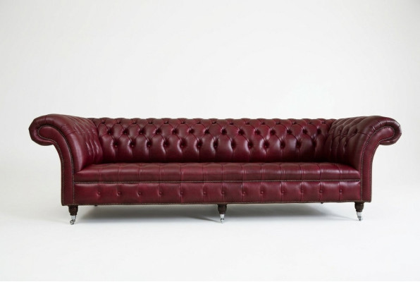 Sofá de diseño Chesterfield de 4 plazas tapizado de lujo clásico en tela.