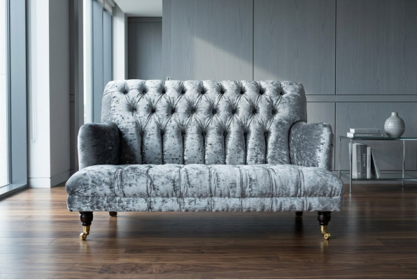 Sofá Chesterfield resistente y de alta calidad, cojines de tres plazas.