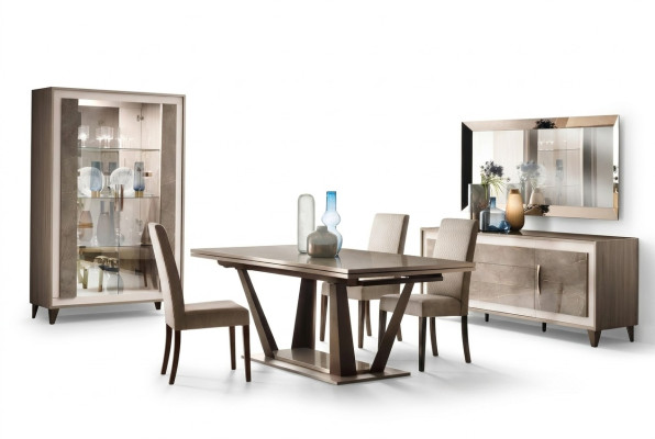 Mesa de comedor de diseño clásico estilo italiano muebles mesas color marrón claro.