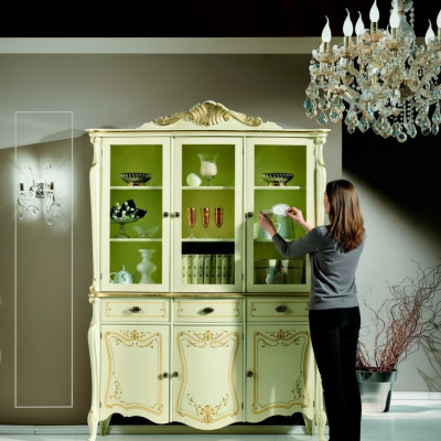 Vitrina de lujo de estilo italiano para sala de estar, mueble armario de estilo barroco rococó de madera nueva.