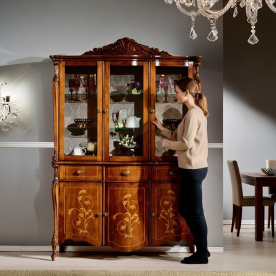 Muebles de lujo de madera, estilo armario, aparador, vitrina, diseño de muebles italiano, nuevo.