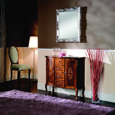 Muebles de estilo italiano, lujosas consolas de TV marrones estilo cómoda barroca antigua nueva.