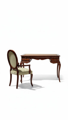 Muebles de lujo de madera para oficina en set de 2 piezas: escritorio y silla. Mesas italianas de estilo barroco.