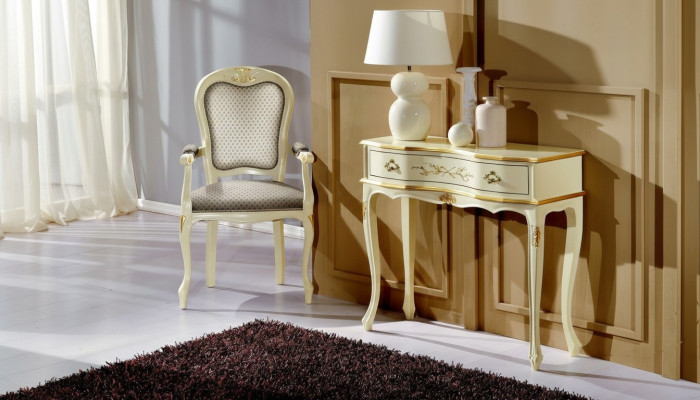 Muebles consejo de diseño barroco italiano de madera marrón.