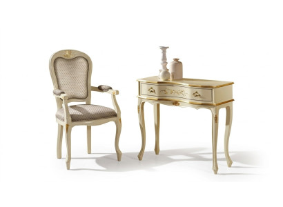 Muebles consejo de diseño barroco italiano de madera marrón.