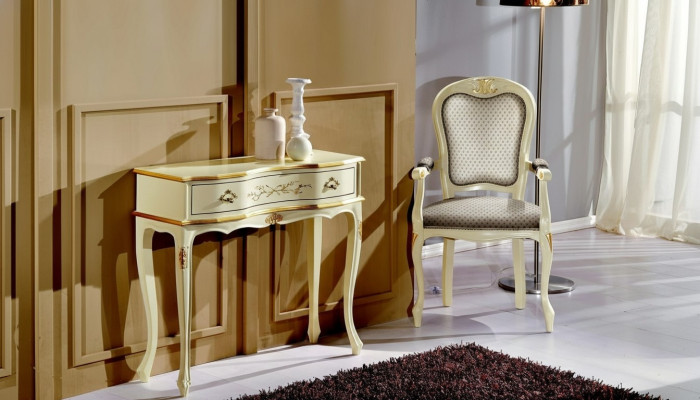 Elegante silla de diseño barroco de lujo italiana en madera para el salón.