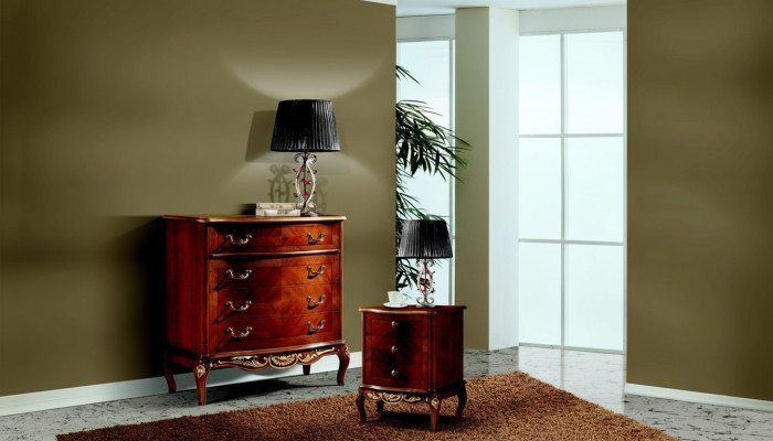 Muebles italianos de lujo, gran cómoda armario con 4 cajones de madera marrón.