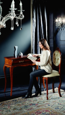 Diseño de muebles - Mesa consola marrón - Estilo de muebles - Madera barroca - Muebles italianos - Nuevo