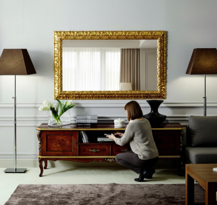 Conjunto de lujo de 2 piezas - Aparador, bajo soporte para TV y espejo. Muebles de madera italianos.